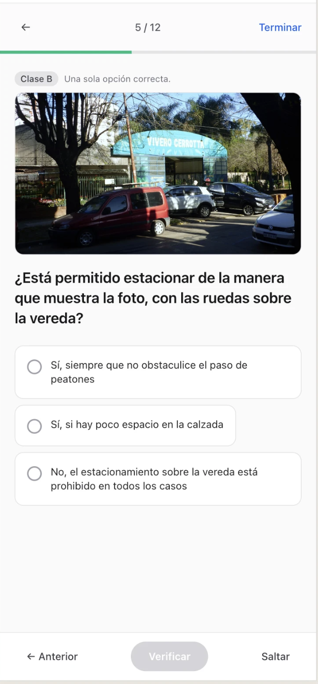 LicenciAR: pregunta del examen con imagen de situación real